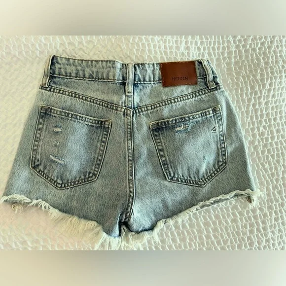 Hidden Los Angeles Distressed High Rise Shorts XS - Picture 5 of 5